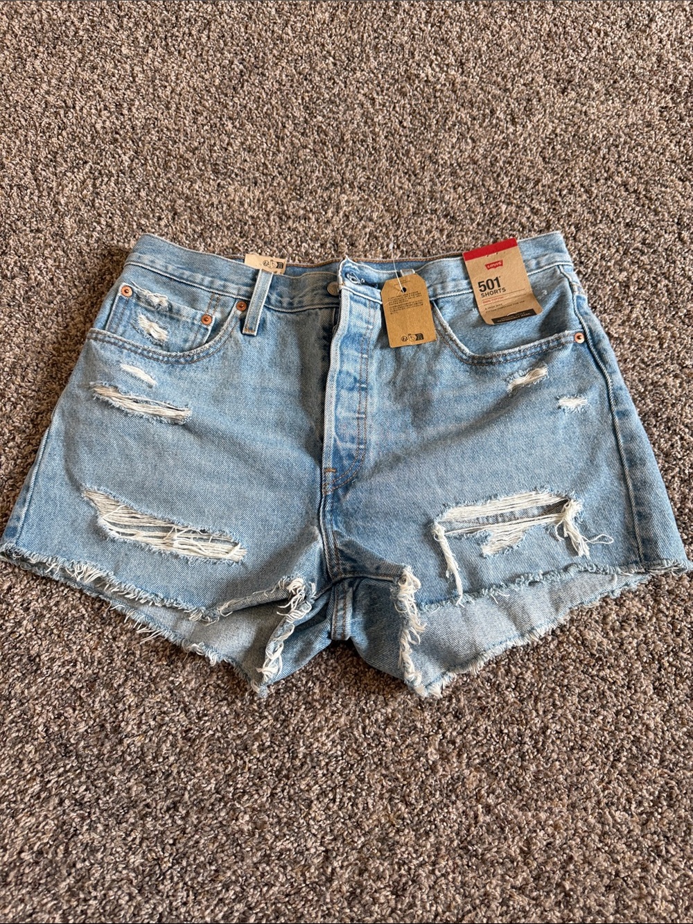 NWT Women's Levi's Light Blue Distressed Denim Cutoff Shorts Size 31